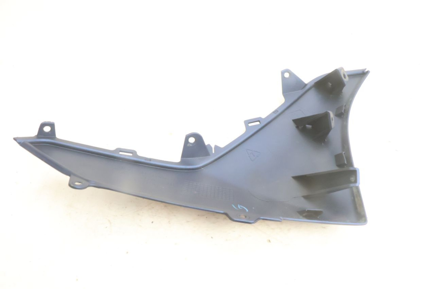 photo de BAJO CARENADO IZQUIERDA YAMAHA N-MAX NMAX 125 (2021 - 2024) - Detalles de los puntos de fijación