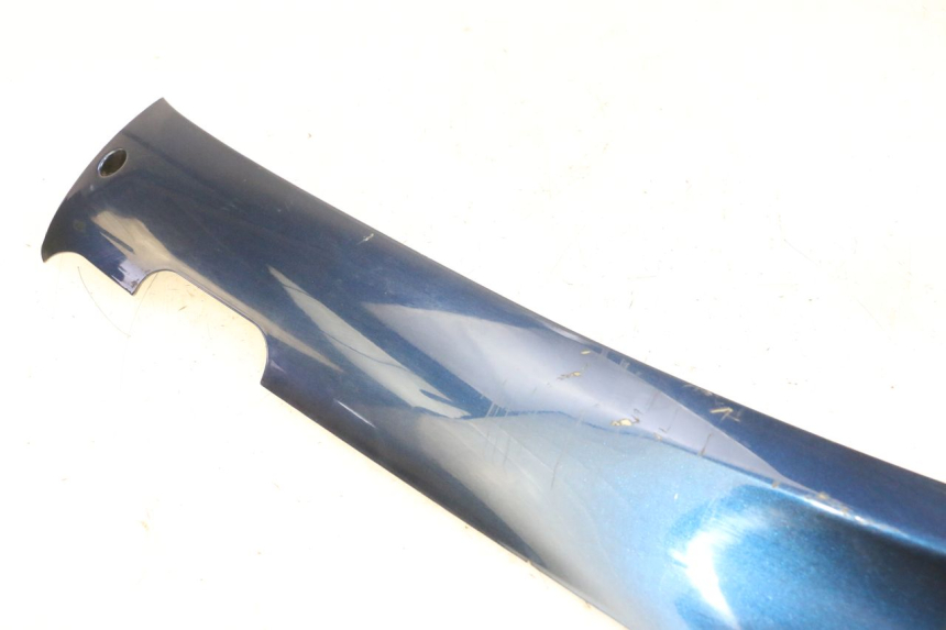 photo de BAJO CARENADO IZQUIERDA JM MOTORS OLDIES GT 4T 50 (2018 - 2025) - Detalles de los puntos de fijación