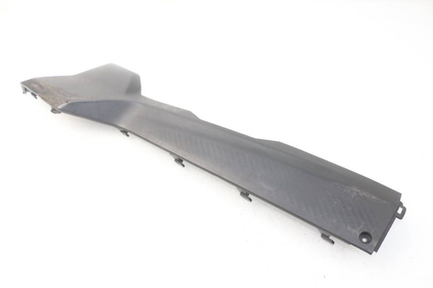 photo de BAJO DE CAJA IZQUIERDA SYM ORBIT III 3 4T 50 (2018 - 2021) - Detalles de los puntos de fijación