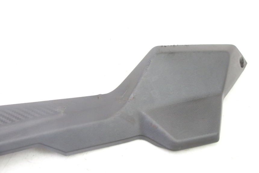 photo de BAJO CARENADO IZQUIERDA SYM ORBIT III 3 4T 50 (2021 - 2025) - Zoom estado de uso