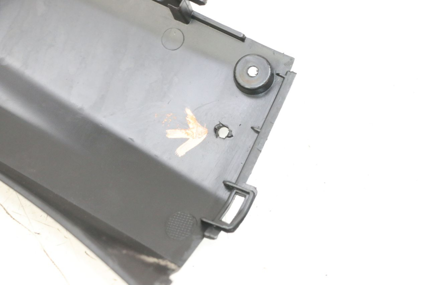 photo de BAJO DE CAJA IZQUIERDA SYM ORBIT III 3 4T 50 (2018 - 2021) - Otra perspectiva