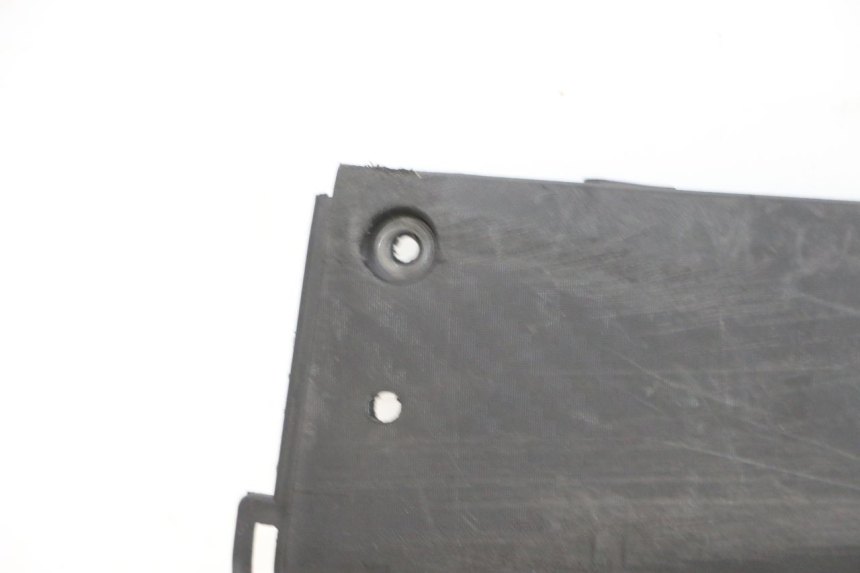 photo de BAJO DE CAJA IZQUIERDA SYM ORBIT III 3 4T 50 (2018 - 2021) - Recambio usado revisado