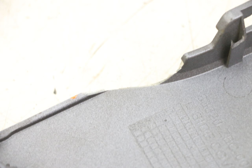 photo de BAJO CARENADO IZQUIERDA PEUGEOT BELVILLE 125 (2017 - 2021) - Vista general del producto