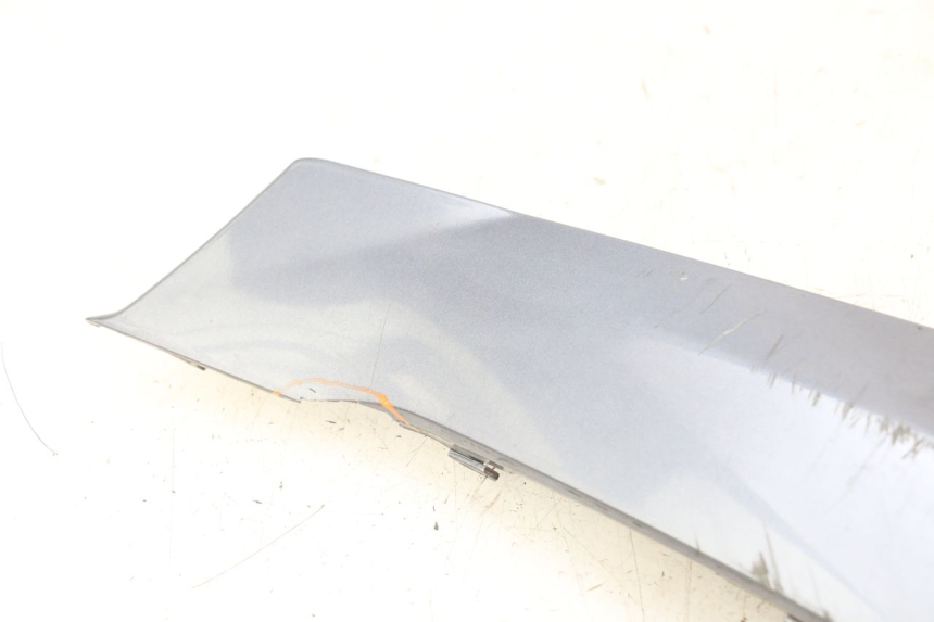 photo de BAJO CARENADO IZQUIERDA PEUGEOT BELVILLE 125 (2017 - 2021) - Estado de la superficie y material