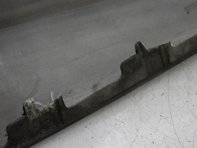 photo de BAJO CARENADO IZQUIERDA PIAGGIO MP3 RL 125 (2006 - 2014) - Zoom estado de uso