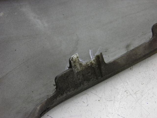 photo de BAJO CARENADO IZQUIERDA PIAGGIO MP3 RL 125 (2006 - 2014) - Primer plano técnico