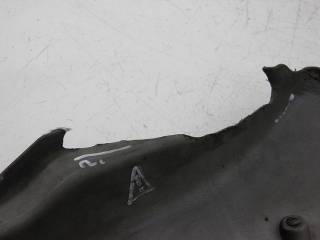 photo de BAJO CARENADO IZQUIERDA PIAGGIO MP3 RL 125 (2006 - 2014) - Estado de la superficie y material