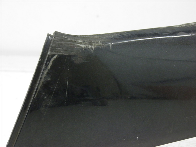 photo de BAJO CARENADO IZQUIERDA PIAGGIO X8 STREET 125 (2006 - 2007) - Detalles de los puntos de fijación