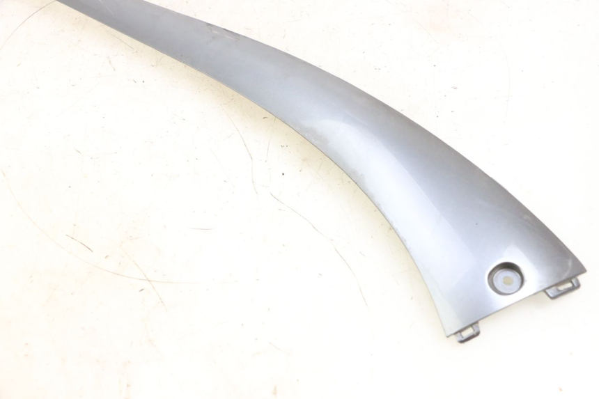 photo de BAJO CARENADO IZQUIERDA EFUN PUSA 1 - Detalles de los puntos de fijación