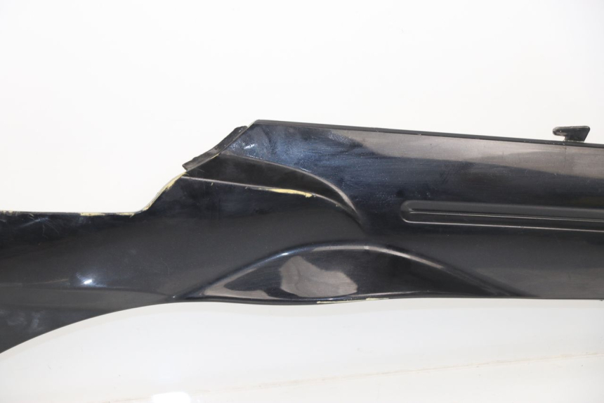 photo de BAJO CARENADO IZQUIERDA ROADSIGN WALLABY 50 (2009 - 2014) - Características distintivas