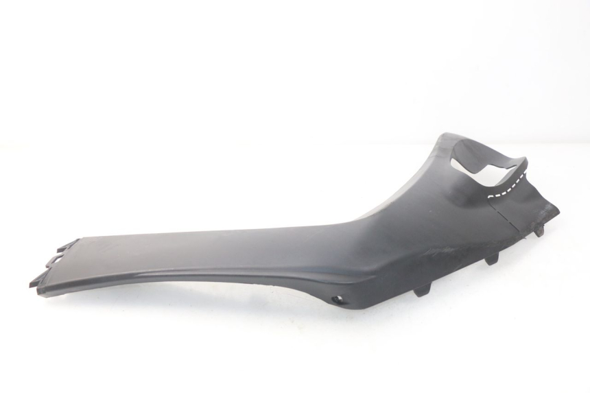 photo de BAJO CARENADO IZQUIERDA JM MOTORS SANTANA 50 (2014 - 2023) - Detalles de los puntos de fijación