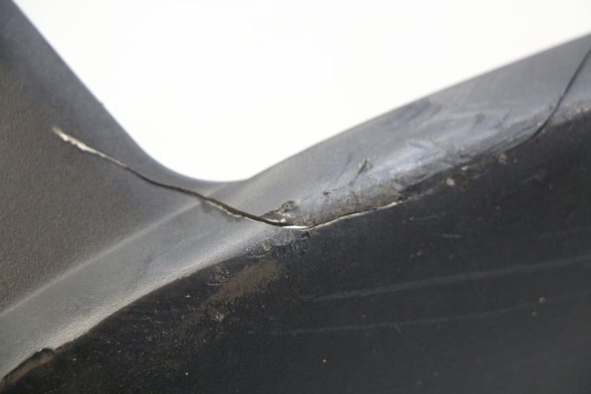 photo de BAJO DE CAJA IZQUIERDA PEUGEOT SATELIS 125 (2010 - 2012) - Detalle de la pieza