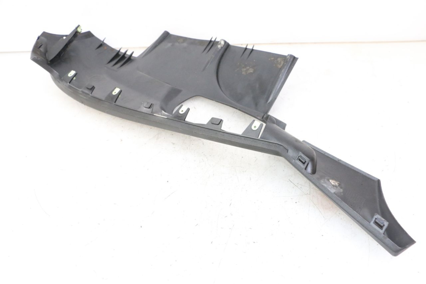 photo de BAJO CARENADO IZQUIERDA PEUGEOT SATELIS 125 (2013 - 2018) - Zoom estado de uso