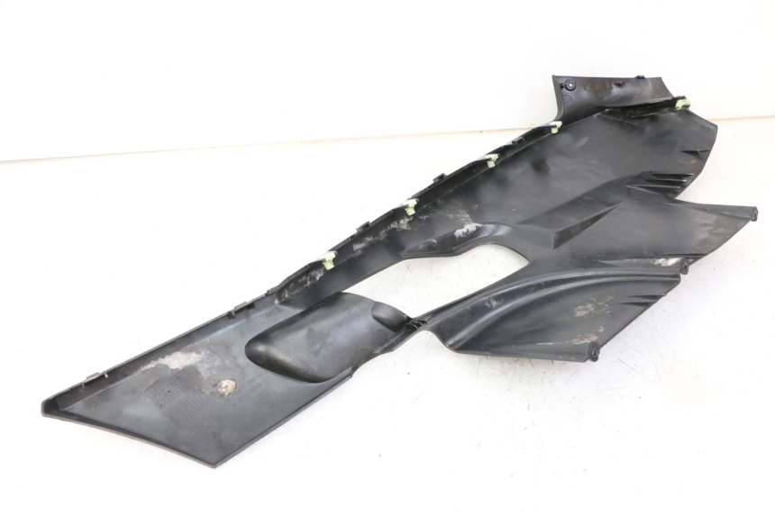 photo de BAJO CARENADO IZQUIERDA PEUGEOT SATELIS 125 (2013 - 2018) - Otra perspectiva