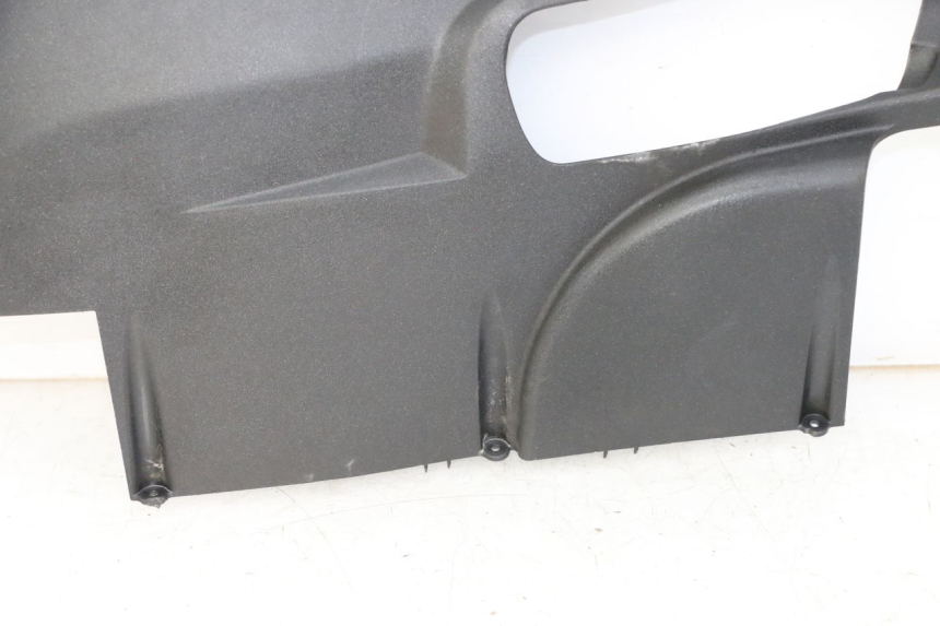 photo de BAJO CARENADO IZQUIERDA PEUGEOT SATELIS 125 (2013 - 2018) - Estado de la superficie y material