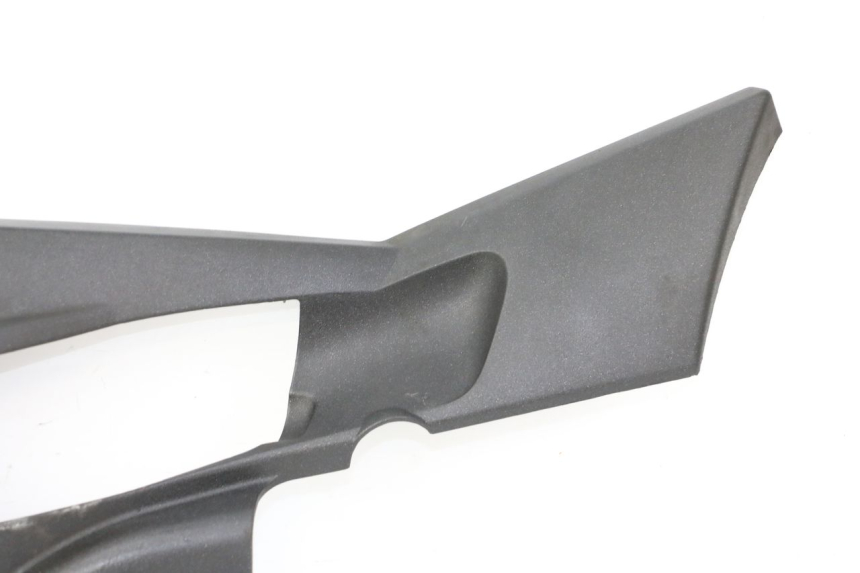 photo de BAJO CARENADO IZQUIERDA PEUGEOT SATELIS 125 (2013 - 2018) - Marcados y referencias originales