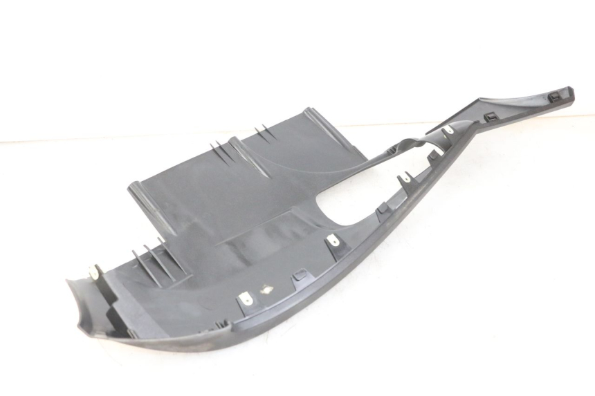 photo de BAJO CARENADO IZQUIERDA PEUGEOT SATELIS 125 (2013 - 2018) - Marcados y referencias originales