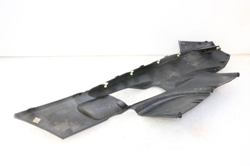 photo de BAJO CARENADO IZQUIERDA PEUGEOT SATELIS 125 (2013 - 2018) - Otra perspectiva