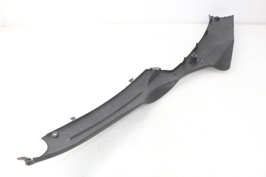 photo de BAJO CARENADO IZQUIERDA FYM STRADA 50 (2007 - 2014) - Zoom estado de uso