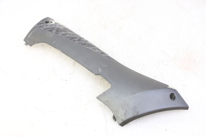 photo de BAJO CARENADO IZQUIERDA PEUGEOT STREETZONE I NAKED 2T 50 (2018 - 2020) - Primer plano técnico