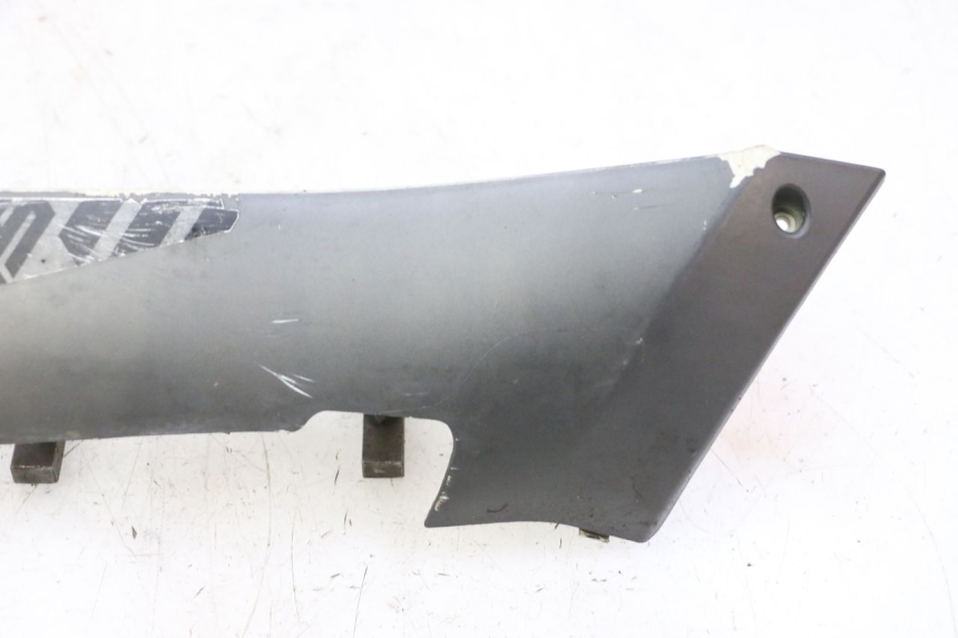 photo de BAJO CARENADO IZQUIERDA PEUGEOT STREETZONE I NAKED 2T 50 (2018 - 2020) - Estado de la superficie y material