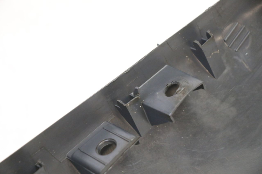 photo de BAJO CARENADO IZQUIERDA PIAGGIO SUPER LX 125 (2000 - 2003) - Marcados y referencias originales