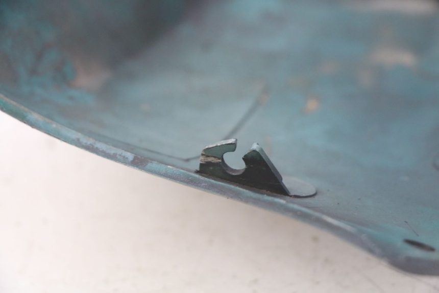 photo de BAJO DE CAJA IZQUIERDA PEUGEOT SV 125 (1991 - 1994) - Detalle de la pieza