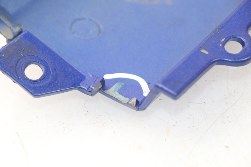 photo de BAJO CARENADO IZQUIERDA PEUGEOT SV 80 (1993 - 1997) - Primer plano técnico