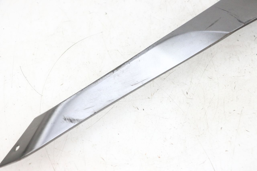 photo de BAJO CARENADO IZQUIERDA YAMAHA TRICITY 300 (2020 - 2024) - Otra vista del artículo