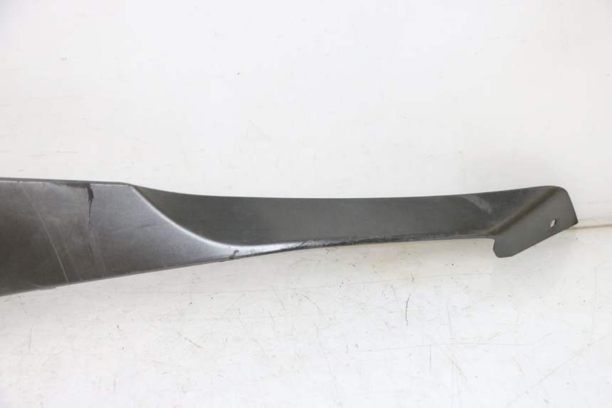 photo de BAJO CARENADO IZQUIERDA YAMAHA TRICITY 300 (2020 - 2024) - Primer plano de alta resolución