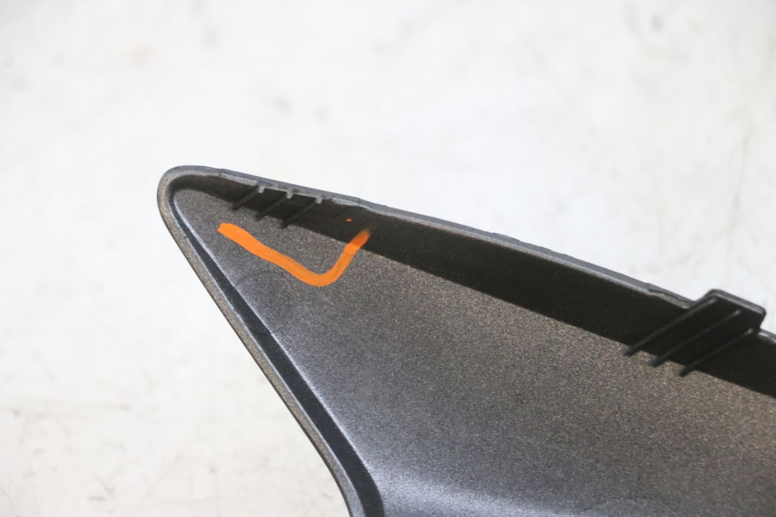 photo de BAJO CARENADO IZQUIERDA YAMAHA TRICITY 300 (2020 - 2024) - Zoom estado de uso