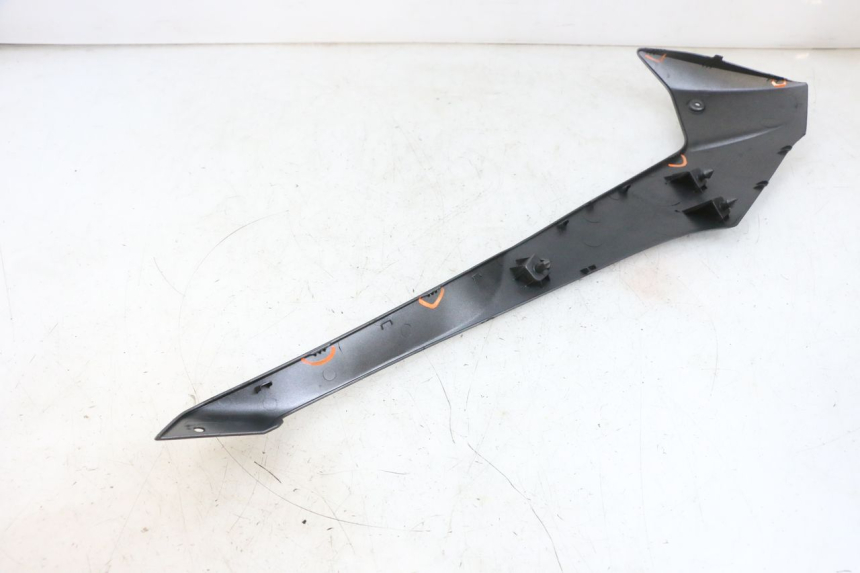 photo de BAJO CARENADO IZQUIERDA YAMAHA TRICITY 300 (2020 - 2024) - Estado de la superficie y material