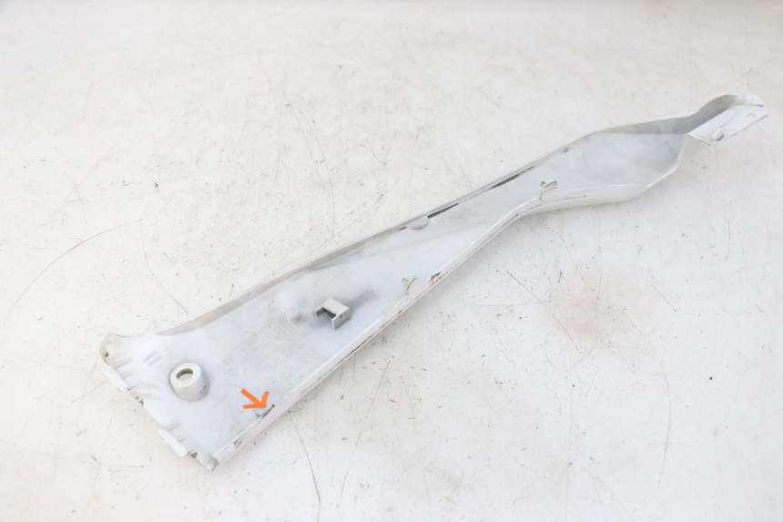 photo de BAJO CARENADO IZQUIERDA PEUGEOT TWEET PRO CARGO 50 (2018 - 2022) - Estado de la superficie y material