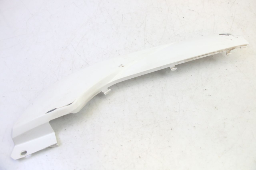 photo de BAJO CARENADO IZQUIERDA PEUGEOT TWEET PRO EFI 4T 50 (2021 - 2022) - Detalles de los puntos de fijación