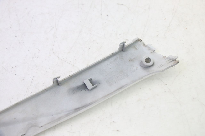 photo de BAJO CARENADO IZQUIERDA PEUGEOT TWEET PRO EFI 4T 50 (2021 - 2022) - Marcados y referencias originales