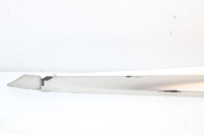 photo de FALDóN IZQUIERDO YAMAHA XMAX X-MAX ABS 125 (2017 - 2020) - Detalle de la pieza