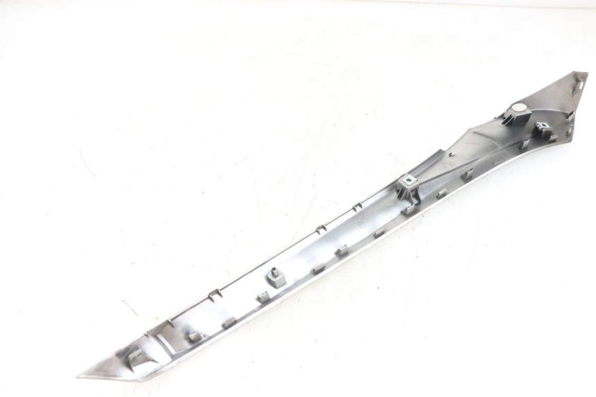 photo de FALDóN IZQUIERDO YAMAHA XMAX X-MAX ABS 125 (2017 - 2020) - Otra perspectiva