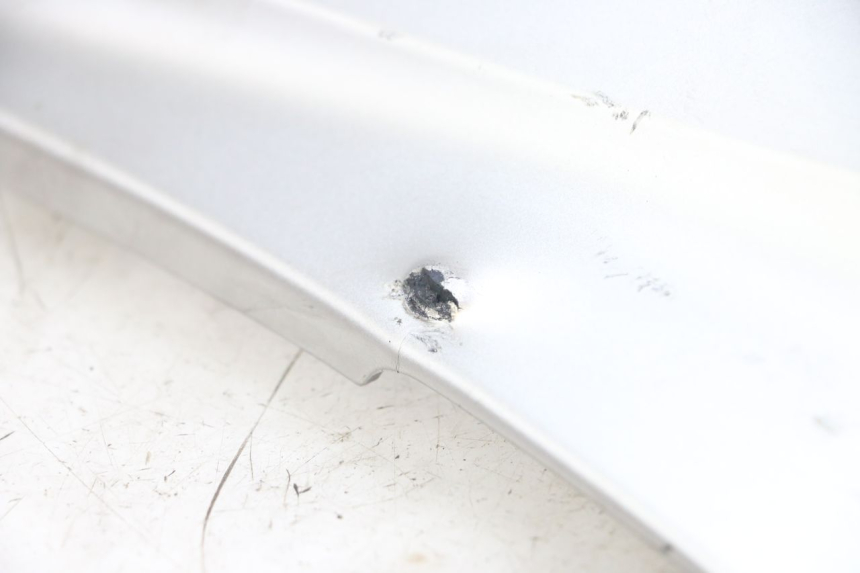 photo de FALDóN IZQUIERDO YAMAHA XMAX X-MAX ABS 125 (2017 - 2020) - Detalles de los puntos de fijación