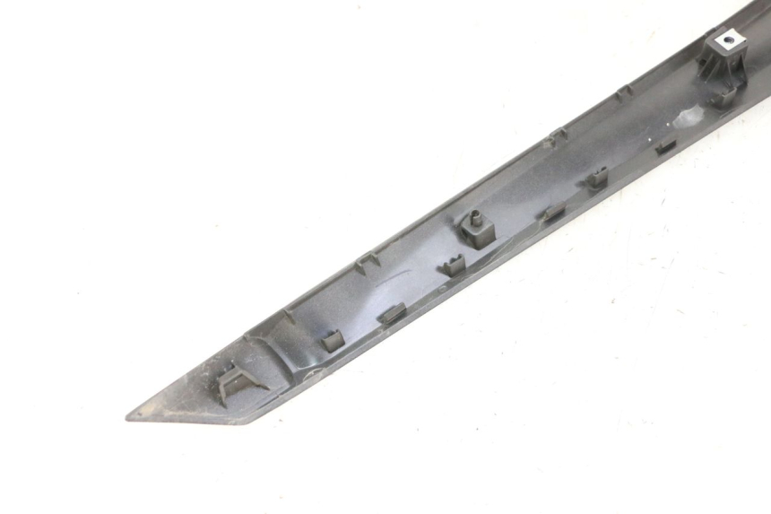 photo de BAJO CARENADO IZQUIERDA YAMAHA XMAX X-MAX 125 (2021 - 2025) - Zoom estado de uso