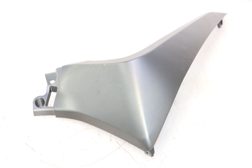 photo de BAJO CARENADO IZQUIERDA YAMAHA X-MAX XMAX 125 (2010 - 2013) - Detalle de la pieza