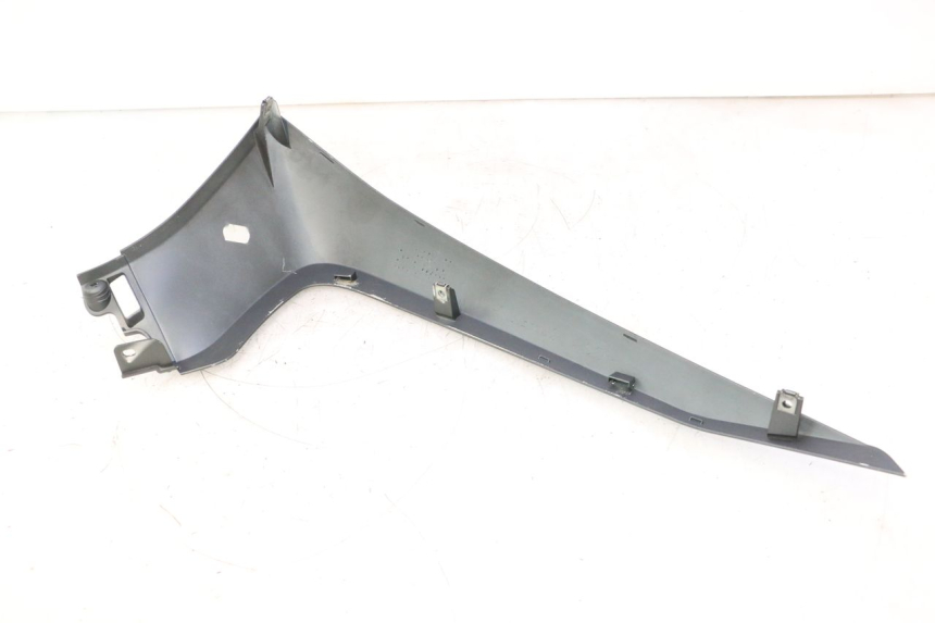 photo de BAJO CARENADO IZQUIERDA YAMAHA X-MAX XMAX 125 (2010 - 2013) - Primer plano técnico