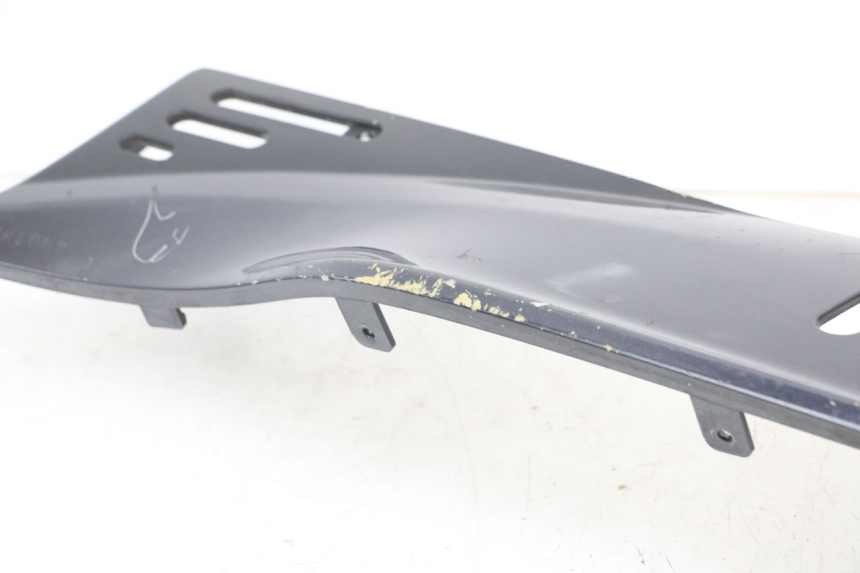 photo de FALDÓN IZQUIERDO KYMCO XCITING 250 (2006 - 2009) - Detalles de los puntos de fijación