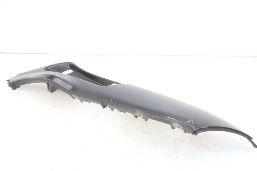 photo de FALDóN IZQUIERDO PIAGGIO XEVO - X EVO 125 (2007 - 2017) - Detalles de los puntos de fijación