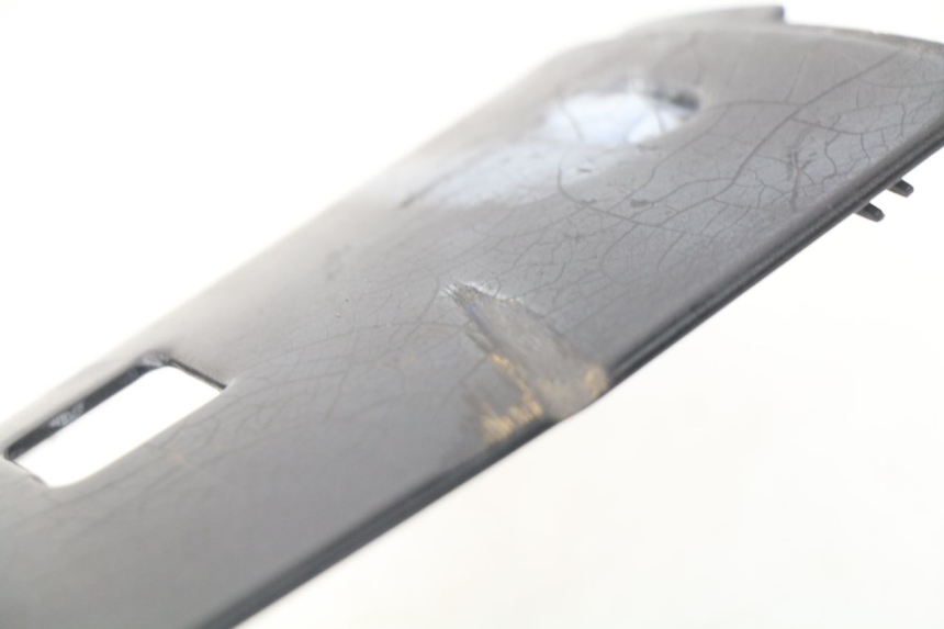 photo de BAJO CARENADO IZQUIERDA YAMAHA YP MAJESTY 125 (1998 - 2001) - Detalle de la pieza