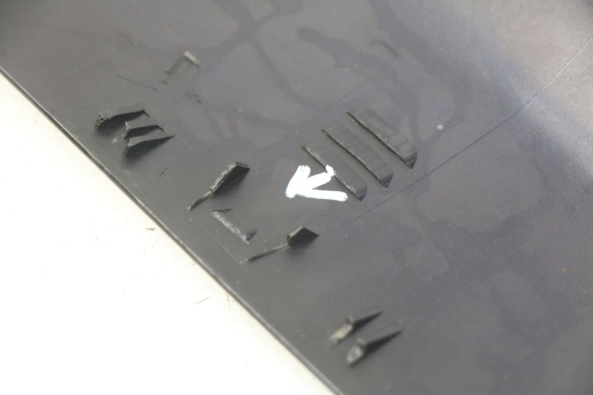 photo de BAJO CARENADO IZQUIERDA YAMAHA YP MAJESTY 125 (1998 - 2001) - Zoom estado de uso