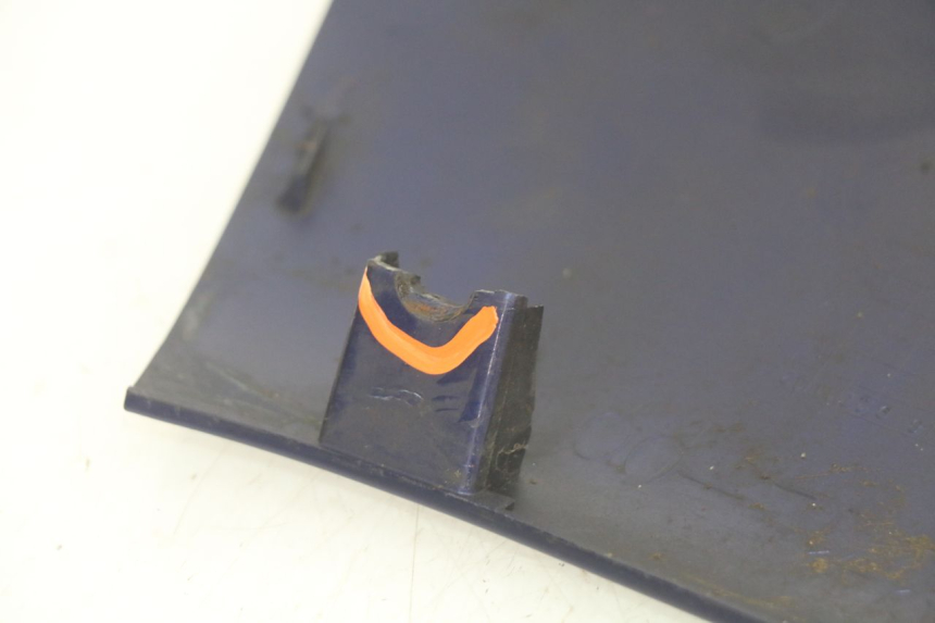 photo de BAJO DE CAJA IZQUIERDA YAMAHA YP MAJESTY 400 (2004 - 2008) - Características distintivas