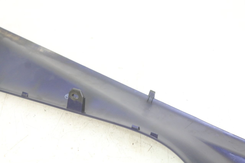 photo de BAJO DE CAJA IZQUIERDA YAMAHA YP MAJESTY 400 (2004 - 2008) - Zoom sobre los componentes