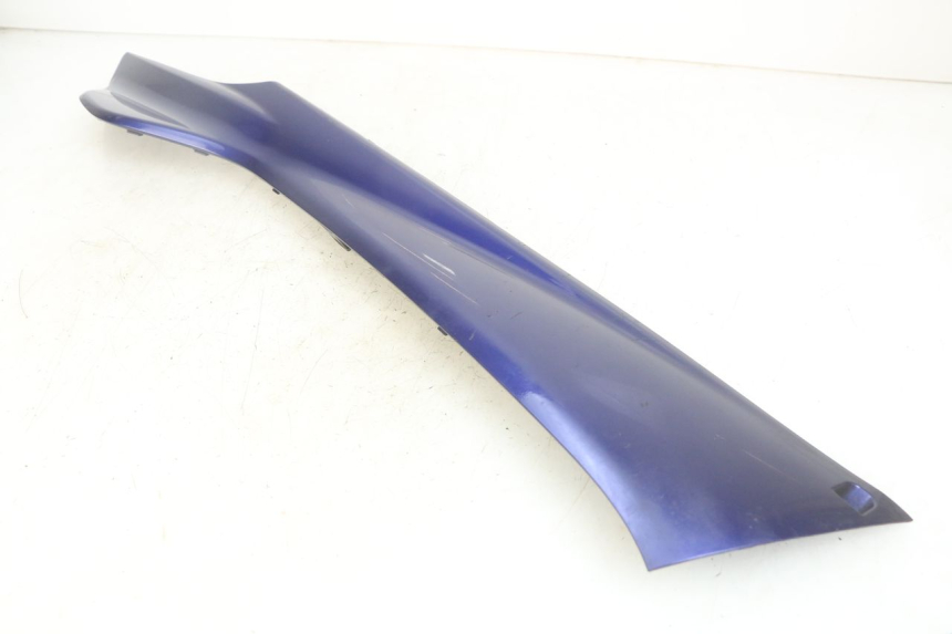 photo de BAJO DE CAJA IZQUIERDA YAMAHA YP MAJESTY 400 (2004 - 2008) - Primer plano técnico