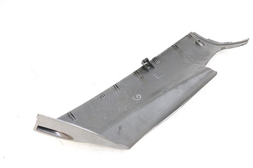 photo de BAJO CARENADO IZQUIERDA YAMAHA YP MAJESTY 125 (2002 - 2006) - Otra perspectiva