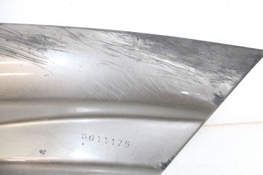 photo de BAJO CARENADO IZQUIERDA YAMAHA YP MAJESTY 125 (2002 - 2006) - Detalles de los puntos de fijación